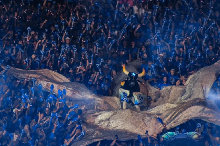Tradição: Caprichoso apresenta espetáculo impactante na segunda noite do Festival de Parintins