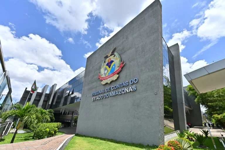 Fachada Do Tribunal De Contas Do Amazonas (tce Am)