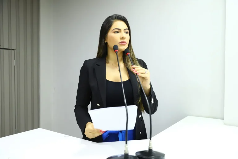 Vereadora Brena Dianná