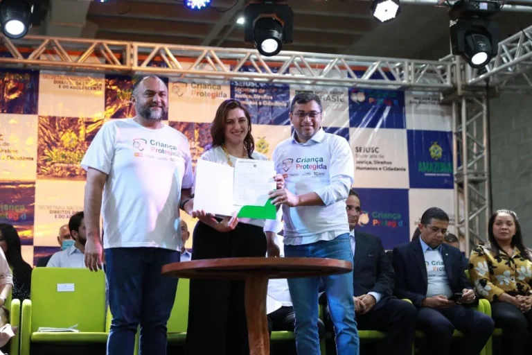 Wilson Lima E Ministra Cristiane Britto Assinam Pacto Nacional Para Redução Da Letalidade Infanto Juvenil No Amazonas