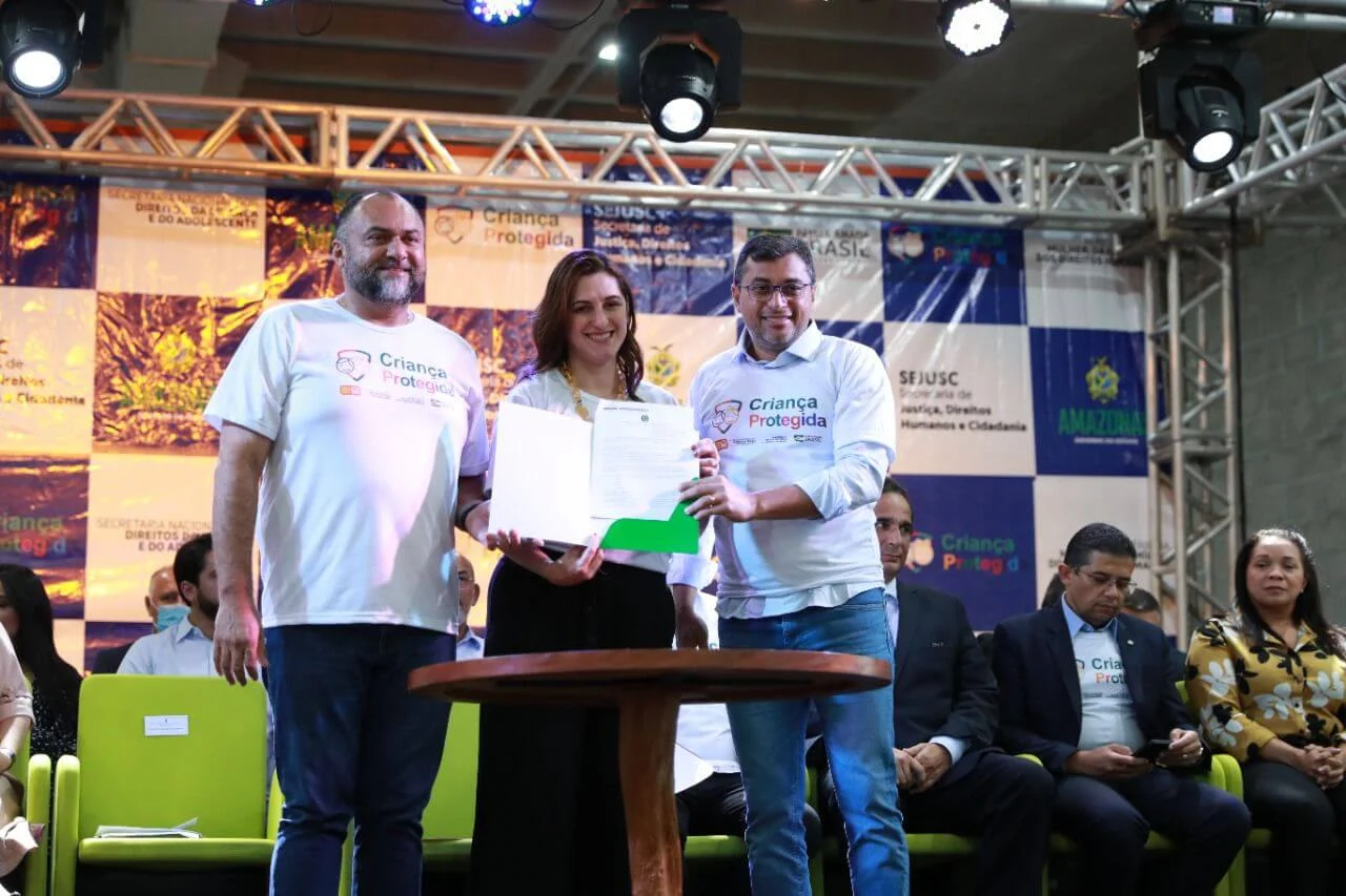 Wilson Lima E Ministra Cristiane Britto Assinam Pacto Nacional Para Redução Da Letalidade Infanto Juvenil No Amazonas