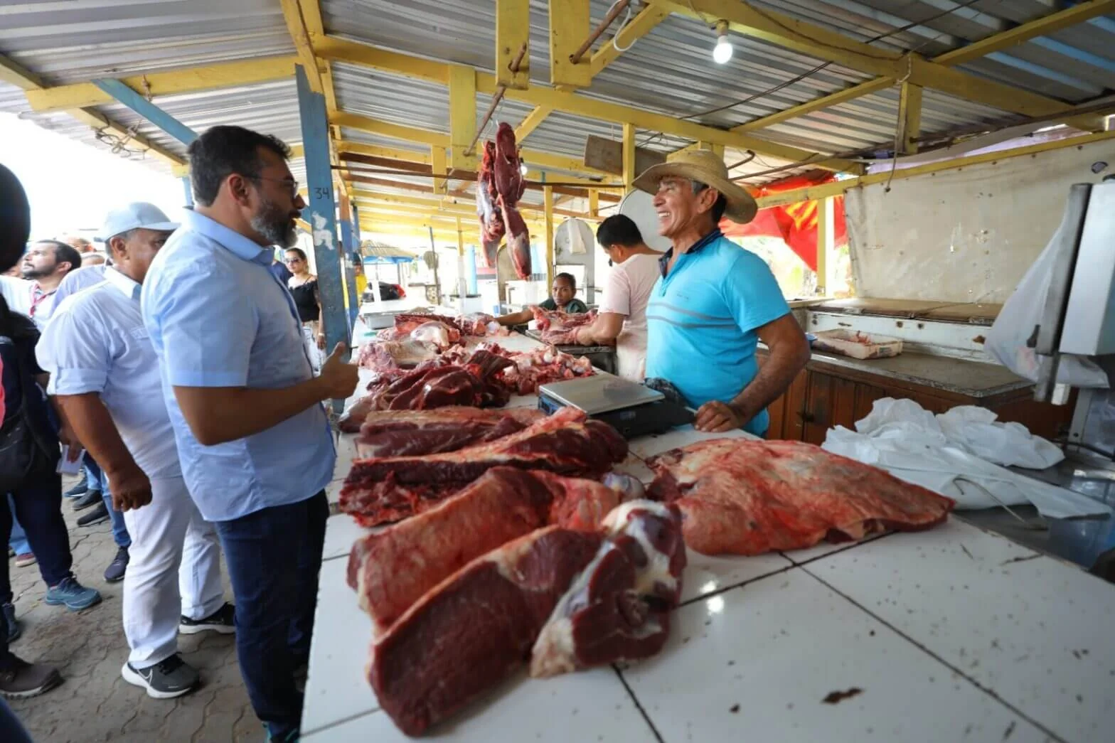 Wilson Lima entrega novo mercado e sistema de água potável no Careiro da Várzea 